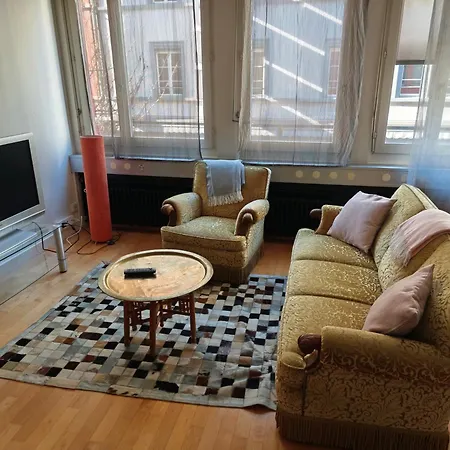 Spacious & Bright Loft In Downtown *